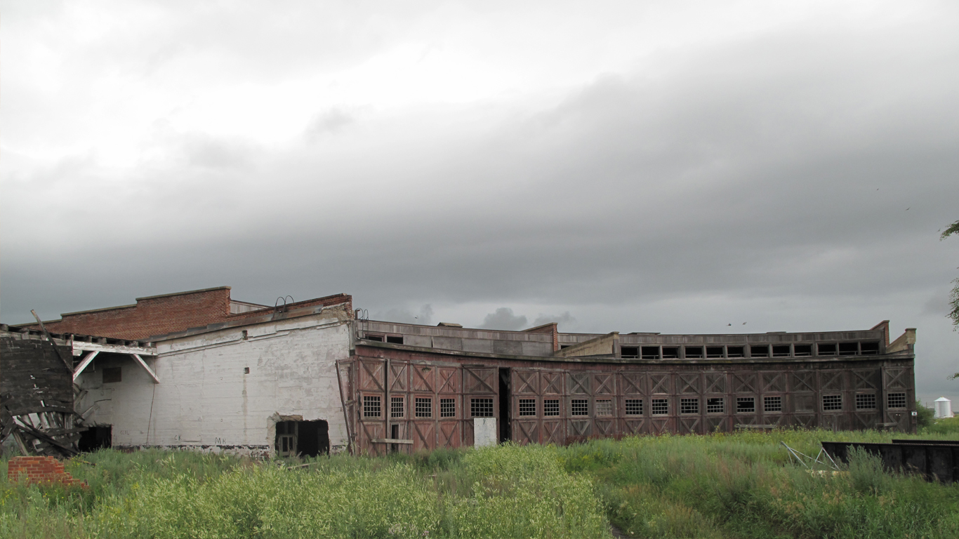 En af Hannas attraktioner er en nedlagt remise. Foto:  Kbthearchitect / Wikimedia Comons.