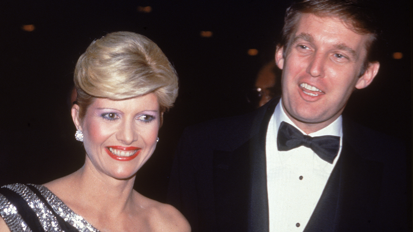 Ivana Trump var Donalds første kone. Parret blev skilt i begyndelsen af 90’erne. Han har efterfølgende været gift to gange. Foto: Tom Gates / Getty Images.